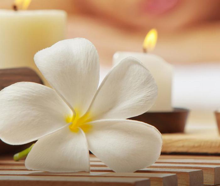 Antalya'da bir hamamda yapılan geleneksel köpük masajı seansı ve rahatlama anı