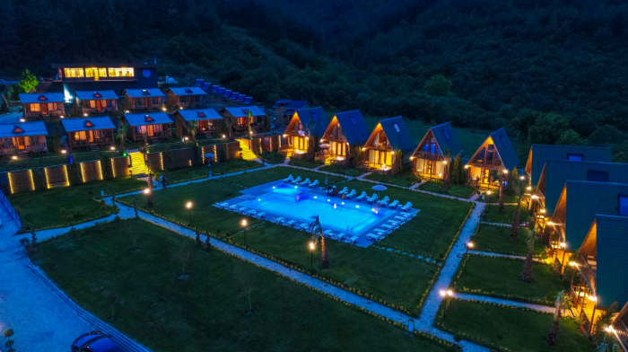 Çerkezköy Royal Spa'nın ahşap panelli, modern ve temiz sauna odasının iç görünümü