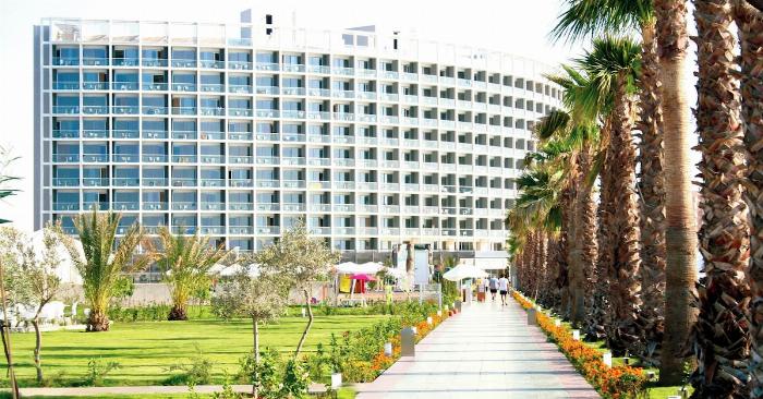 Crystal Palace Luxury Resort & Spa'nın fiyata dahil olan renkli ve heyecan verici su kaydıraklarının bulunduğu aquapark alanı.