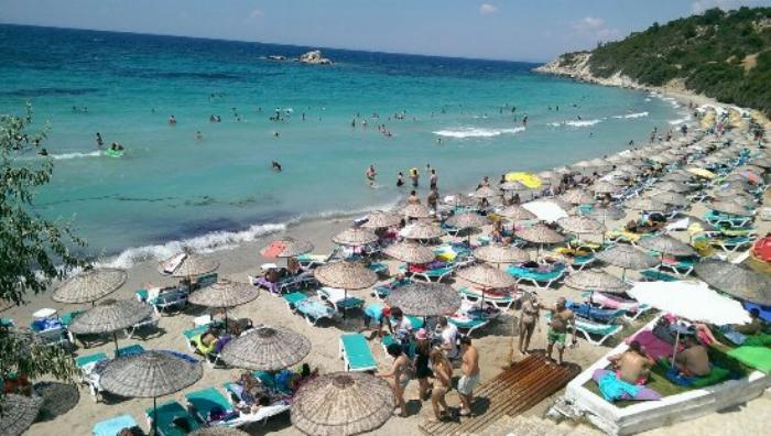Le Monde Beach Resort & Spa'nın zengin ve çeşitli açık büfe yemek sunumları