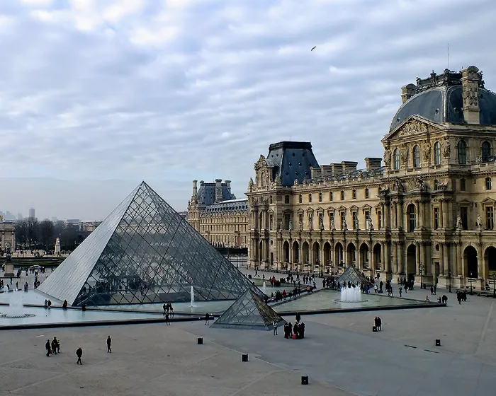 Perre La Mer Hotel Resort & Spa'da bulunan modern ve konforlu bir aile odasının iç mekanı.