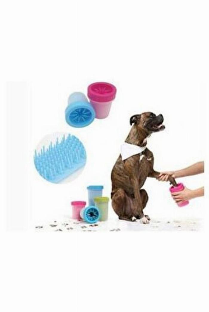 Evde rahatlarken sauna termal kemer kullanan bir kadın ve kemerin faydaları