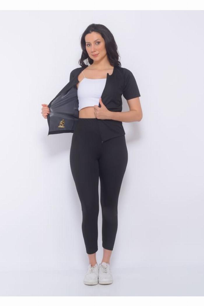 Sweat sauna tayt ile evde egzersiz yapan bir kadının terleme ve zayıflama deneyimi hakkındaki kullanıcı yorumları